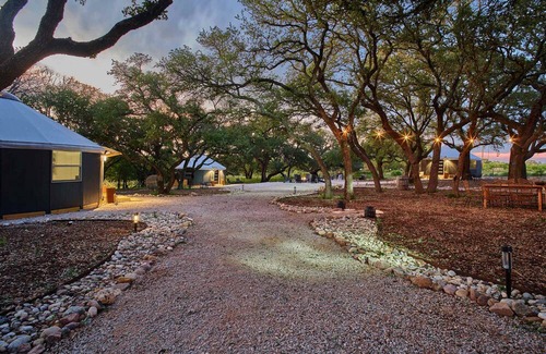 Fredericksburg House | Luxury Stay by Wineries | Stargazing & Nature