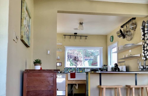 Columbia City House | Seattle Vacation Home: Charming and Eclectic 2 Bedroom Craftsman in the heart of Columbia City
