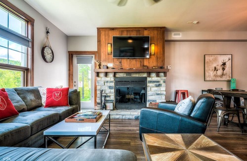Tremblant-Les-Eaux Condo | Arnica 209★5 Beds★View★Walk to Mountain★Fireplace