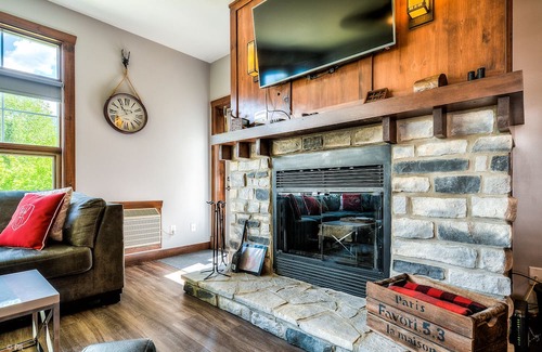 Tremblant-Les-Eaux Condo | Arnica 209★5 Beds★View★Walk to Mountain★Fireplace