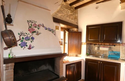 Amelia Apartment | ESCAPE TO UMBRIA, Porta Leone