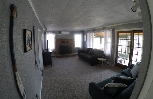 Shelbyville Cottage | Cozy Canal Cottage directly on Gun Lake