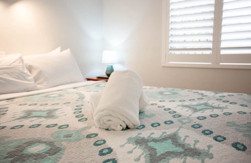 Barlows Hill Apartment | One bedroom beachfront apartment