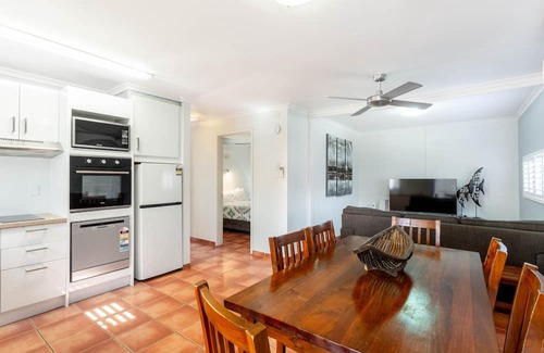 Barlows Hill Apartment | One bedroom beachfront apartment