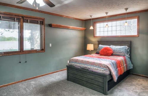 Carter Lake House | Lake view 3 bedroom near CWS ZOO OLD MARKET