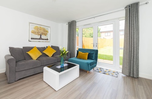 Reading House | Greenfield Modern 3 Bed room Home - Southscote lane, Reading