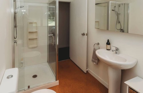 Kaitake House | WHAREPUNI OAKURA RETREAT