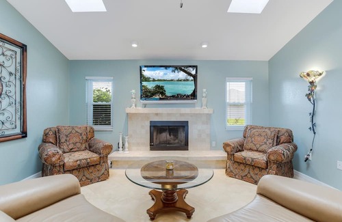Pebble Beach House | Golf, Freshwater Pond, Pool & Huttub - The Happy Bunker- Roelens Vacations