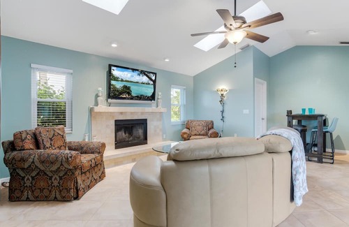 Pebble Beach House | Golf, Freshwater Pond, Pool & Huttub - The Happy Bunker- Roelens Vacations