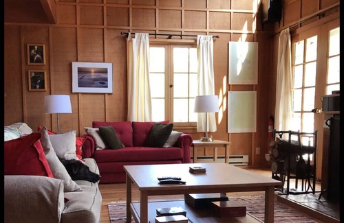 Yachats Cabin | River front cabin a quick walk to the ocean and downtown Yachats!