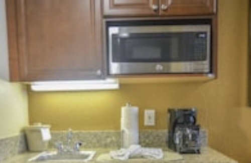 Florida Central Atlantic Coast Apartment | Studio at Resort for 4 people Next to Parks!