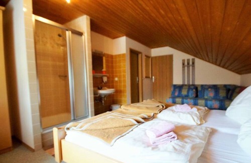 Weyregg am Attersee Cottage | Attic room 40 - Zur Landeroith GmbH