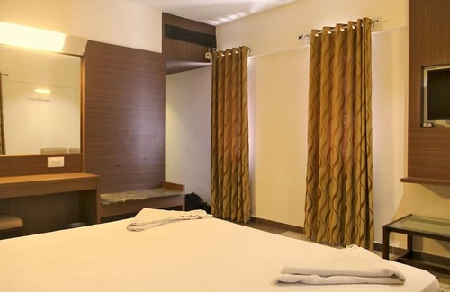 Madurai Main House | Calm Stay West Tower Of Meenakshi Amman Temple