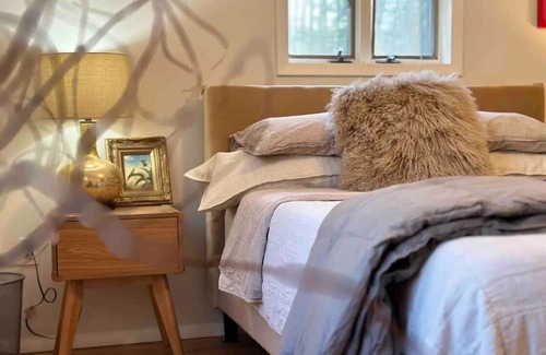 Jewett House | Cabin 10 Minutes to ski Hunter&Windham, Sleeps 6, Snowshoeing, Huge Property