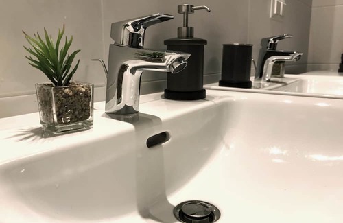 Donaustadt Apartment | New Apartment in Vienna, Top Location - VIC, UNO City, Danube