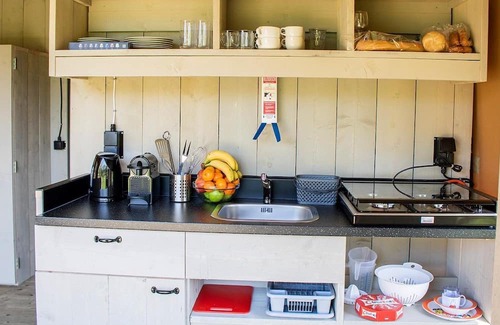 Ingrandes Ski Chalet | Luxe Sanitary XL 6 Pers. Villatent at 4-star campsite Le Petit Trianon