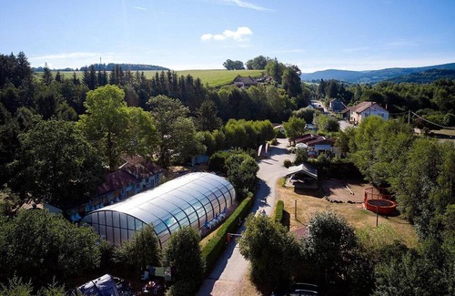 Corcieux Ski Chalet | Luxe Sanitary 5 pers. VillaTent at small charming campsite Au Clos de la Chaume