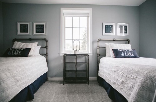 Bridgman House | Spacious Downtown Suite Close to Beach-Silver suite #1