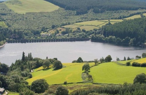 Kingswood House | Stunning private villa for 2 people with WIFI, TV, patio, panoramic view and parking