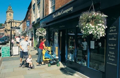 Kingswood House | Stunning private villa for 2 people with WIFI, TV, patio, panoramic view and parking