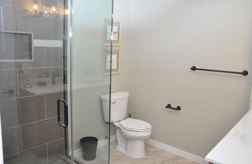 Bridgman House | Luxury Condo-Lakeside Suite #3