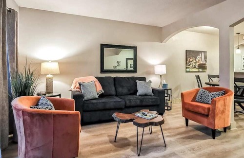 West Plaza Condo | Large Plaza 2BR/2BTH