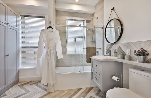 Mile End Apartment | Contemporain 3 Bedrooms/2Bath MileEnd/Plateau