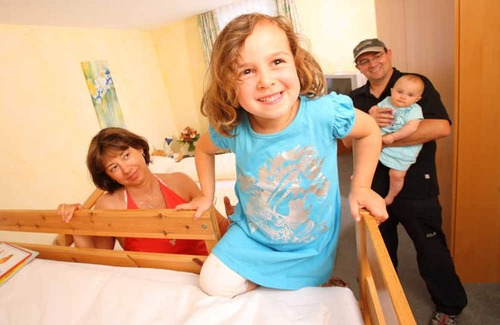 Ettenheim Cottage | Quadruple Room C with WC and shower - Hotel Deutscher Hof