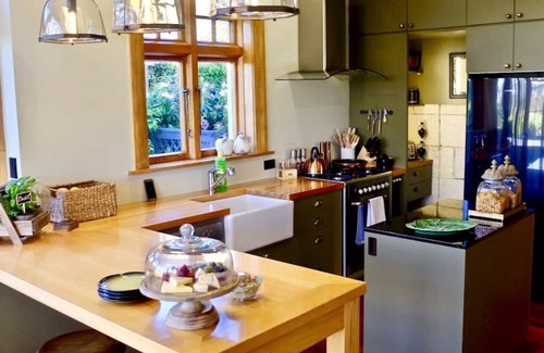 Oamaru House | Exquisite Luxury Property with Stunning Views