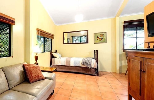 Cooran Cottage | Rosecliffe Cottage Cooran