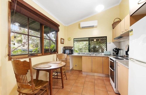 Cooran Cottage | Rosecliffe Cottage Cooran