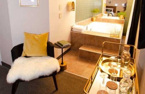 Sainte-Marie House | Jet Spa for Couples in Romantic Room at Boutique Hotel in the Village