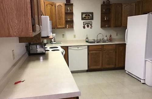 Reedsville House | Behnke's Country Center, Reedsville WI. EAA, Green Bay Packers, Road America