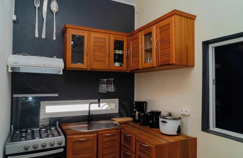 Hell-Ville House | Cattleya Guest House