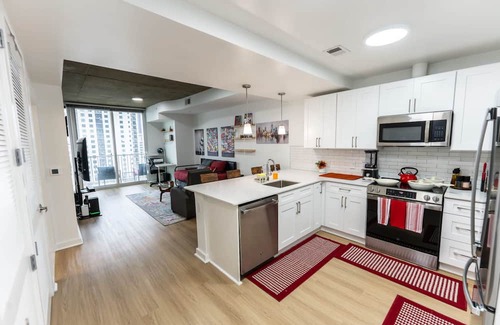 North Decatur Apartment | Midtown Luxepad 1b1b Rooftop Lounge Pool Gym Xbox