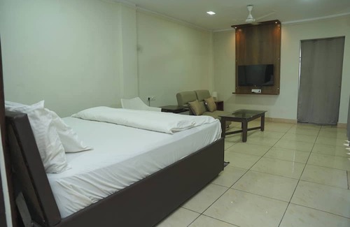Bhimavaram Hotel | Hotel Grand Leela Krishna