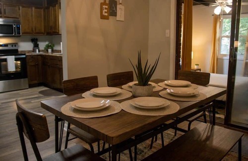 Huntsville House | Oak Glen Huntsville Rambler Retreat