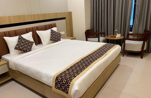 Hyderabad Hotel | Sangam Hotel By Sameeksha By Hospitality