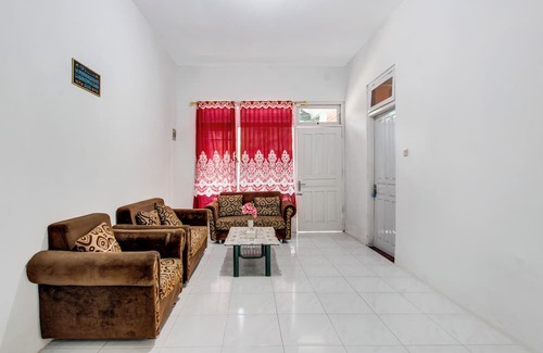 Patuk Hotel | OYO 94701 Green House