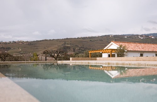 Lamego Villa | Imago Houses 2 - by MET