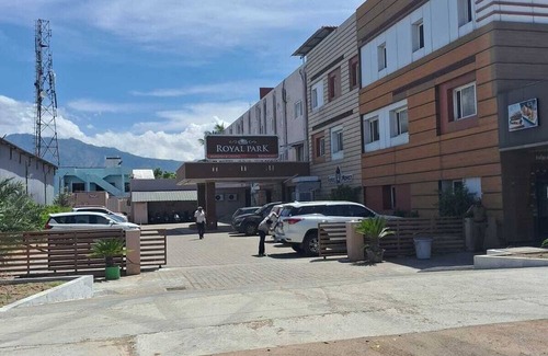 Palani Hotel | THE ROYAL PARK