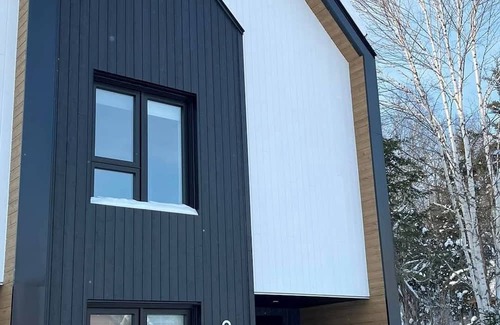 L'Anse-Saint-Jean Ski Chalet | Scandinavian chalet in the alpine village of Mont Édouard-Magnificent new construction
