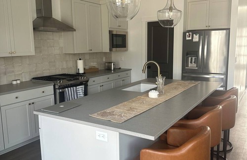 Mountain Green House | Charming 3-bedroom house located in Mountain Green with WiFi and AC