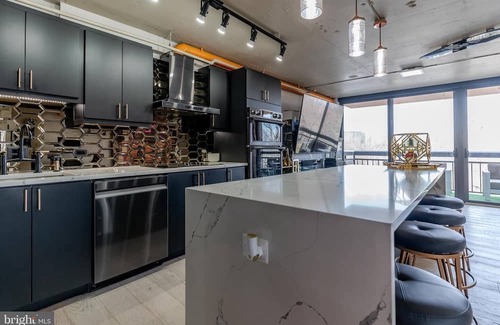 Dunn Loring Condo | Centrally Located Luxury Modern 2 Bed 2 Bath Condo in the Heart of Tysons!