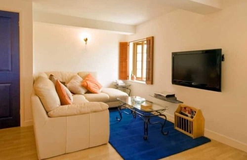 Les Clos Landais Apartment | Two bedroom apartment situated in the countryside parish of St Pierre du Bois