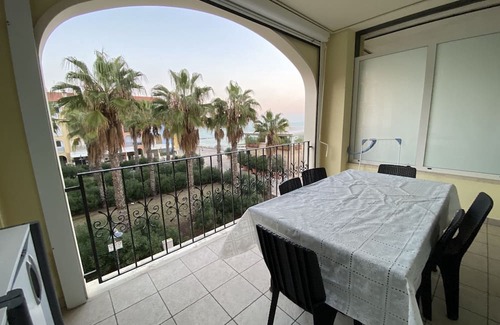 Villa Musone Apartment | Ref 37 Summer rental – Seafront two bedroom apartment