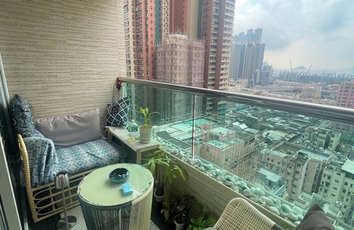 Yau Tsim Mong House | Charming 2-bedroom building in welcoming Kowloon with sunset view balcony