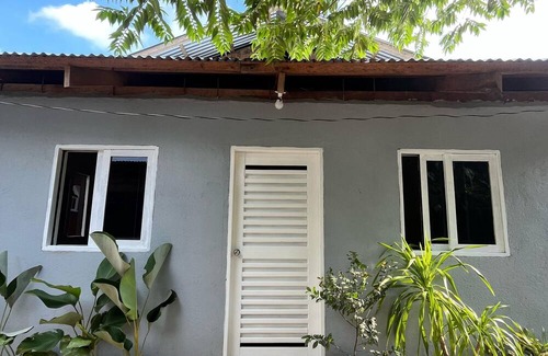 Catangnan House | Cozy and affordable private room in General Luna, Siargao, Philippines