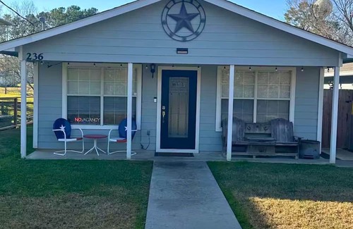 West Livingston Cottage | Serene Lakefront Getaway | Boathouse | Kayaks | Gazebo with Swings