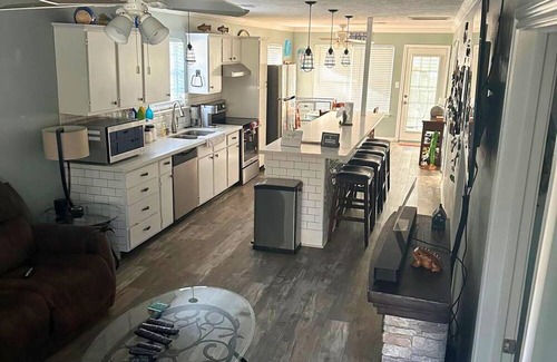 West Livingston Cottage | Serene Lakefront Getaway | Boathouse | Kayaks | Gazebo with Swings